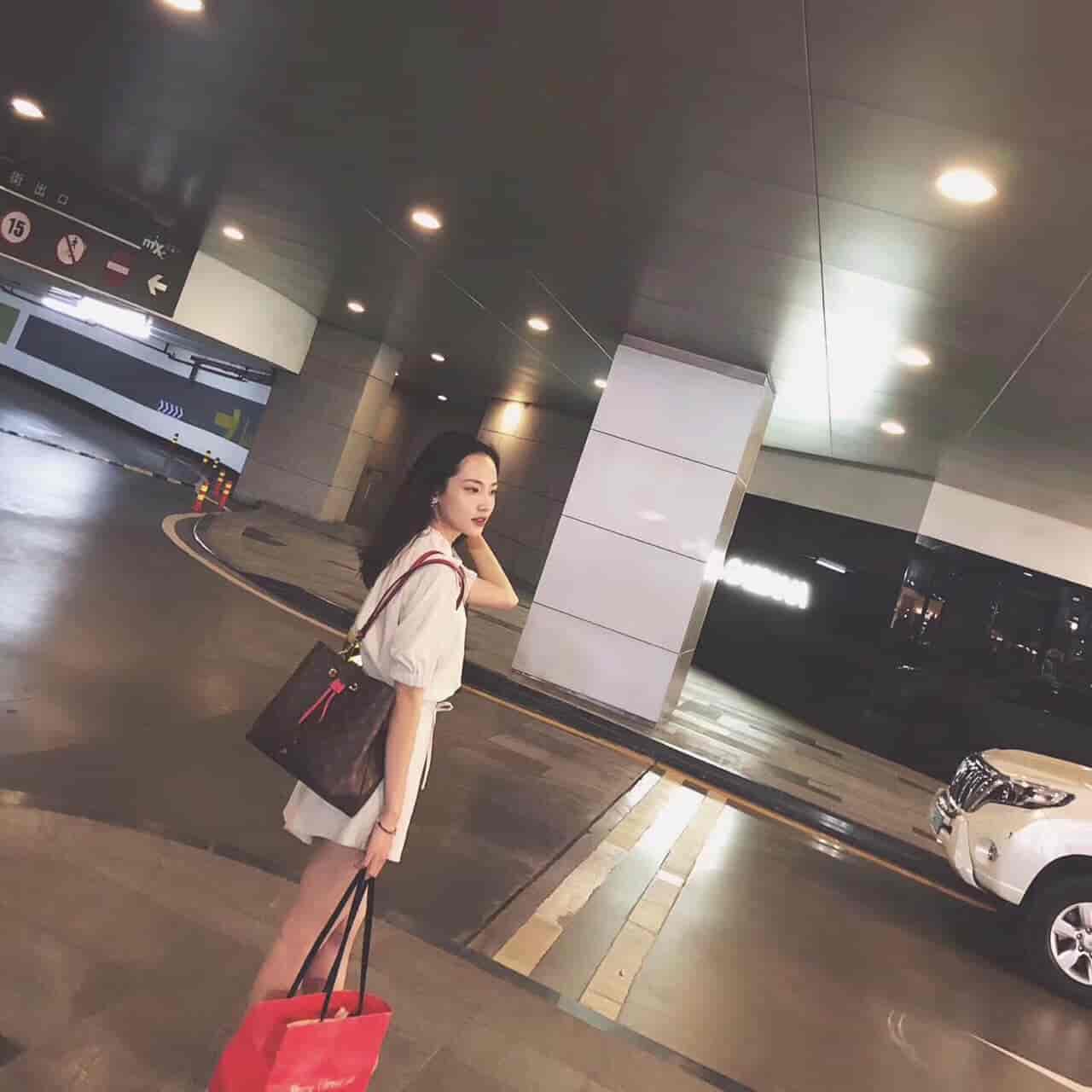 ?入手第一个奢侈品包丨是Lv水桶包NOENOE