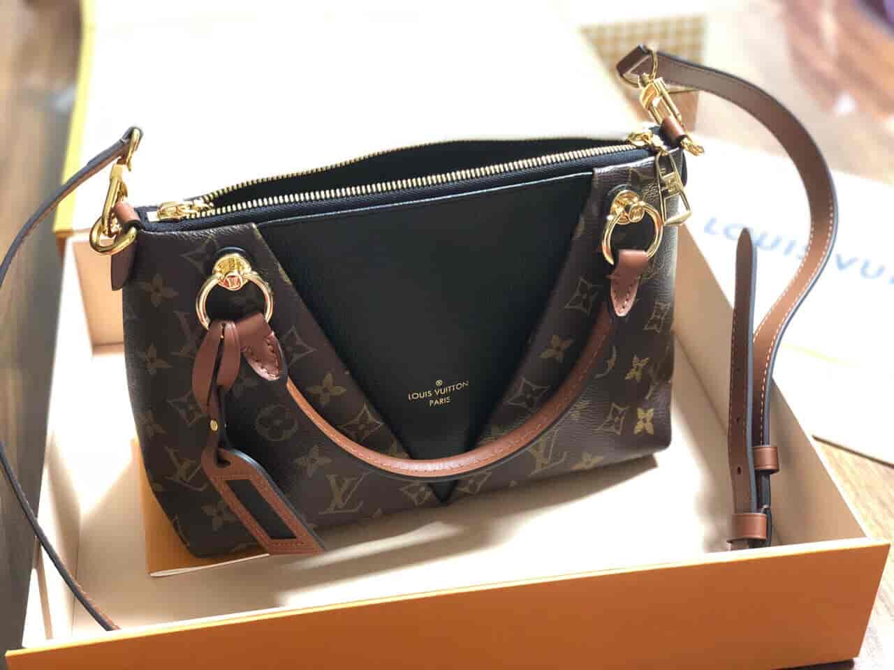 新鲜出炉的LV V TOTE BB
