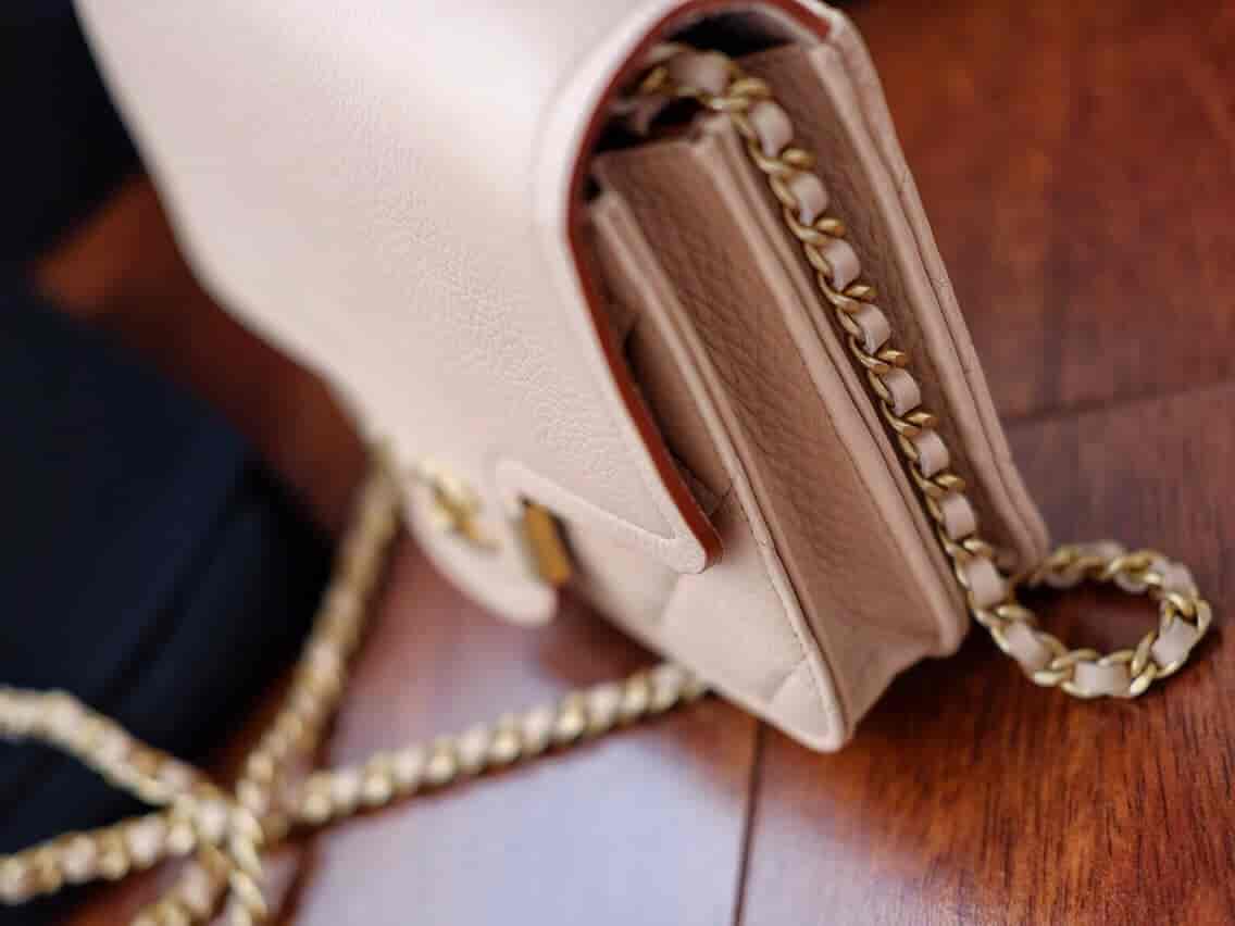 chanel2018方形woc嗲嗲可爱的裸粉色