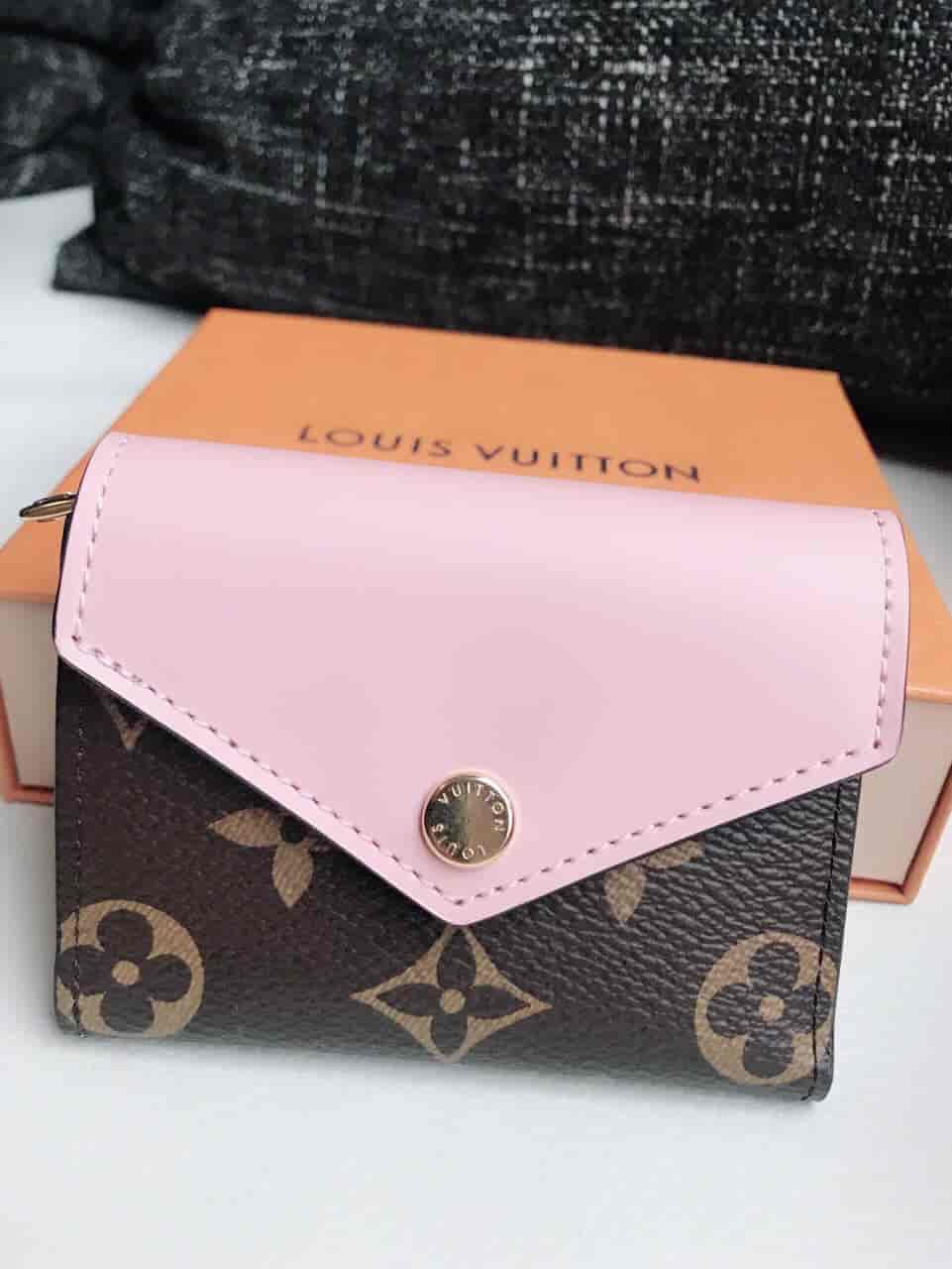Louis Vuitton粉色老花小钱包，性价比超高