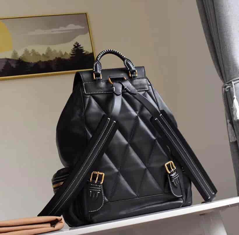 巴宝莉 The Rucksack 大号缉明线皮革军旅背包40648591