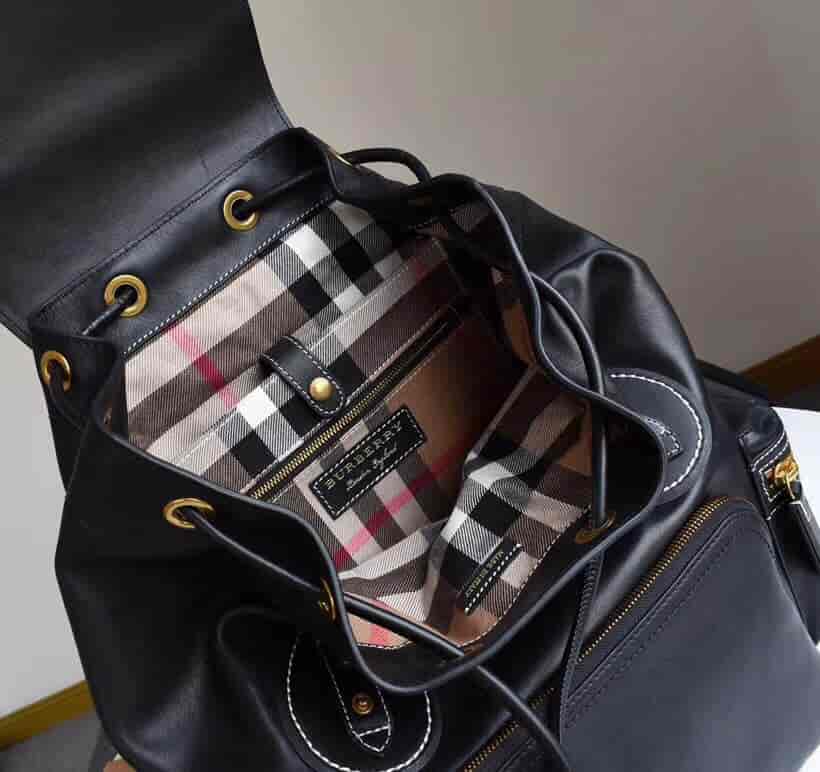 巴宝莉 The Rucksack 大号缉明线皮革军旅背包40648591