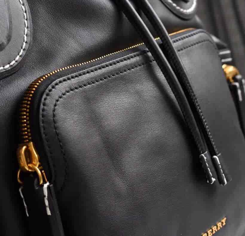 巴宝莉 The Rucksack 大号缉明线皮革军旅背包40648591