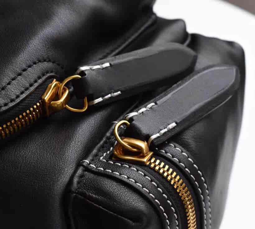 巴宝莉 The Rucksack 大号缉明线皮革军旅背包40648591