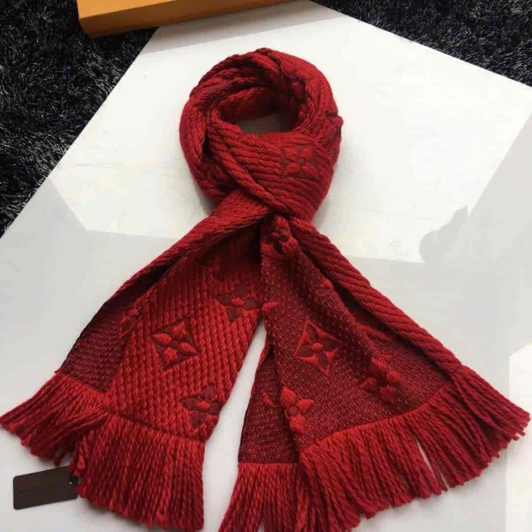Lv红色围巾，圣诞节必备