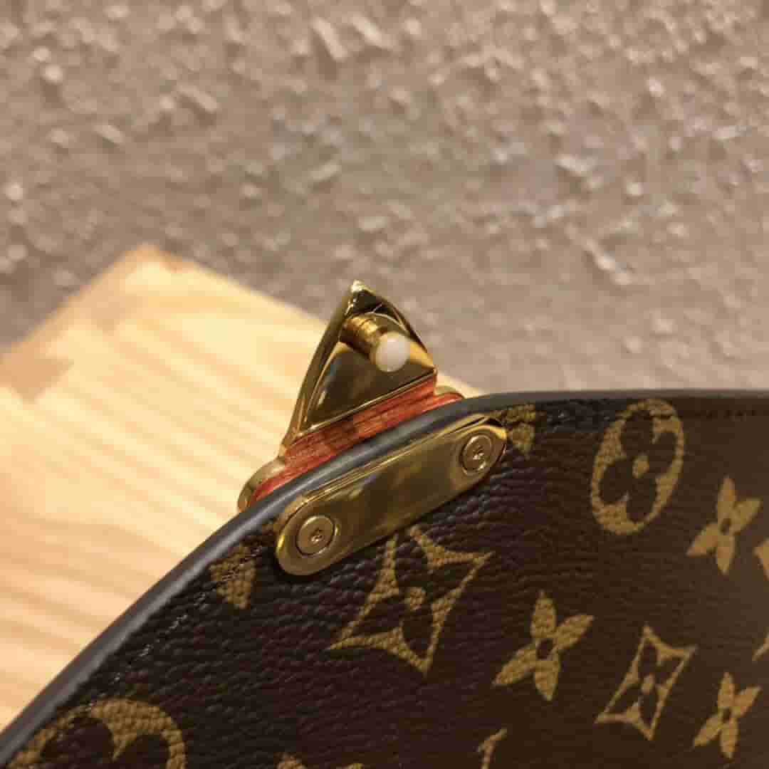 LV/路易威登 19年情人节限定款丝印徽章图案METIS邮差包M44366