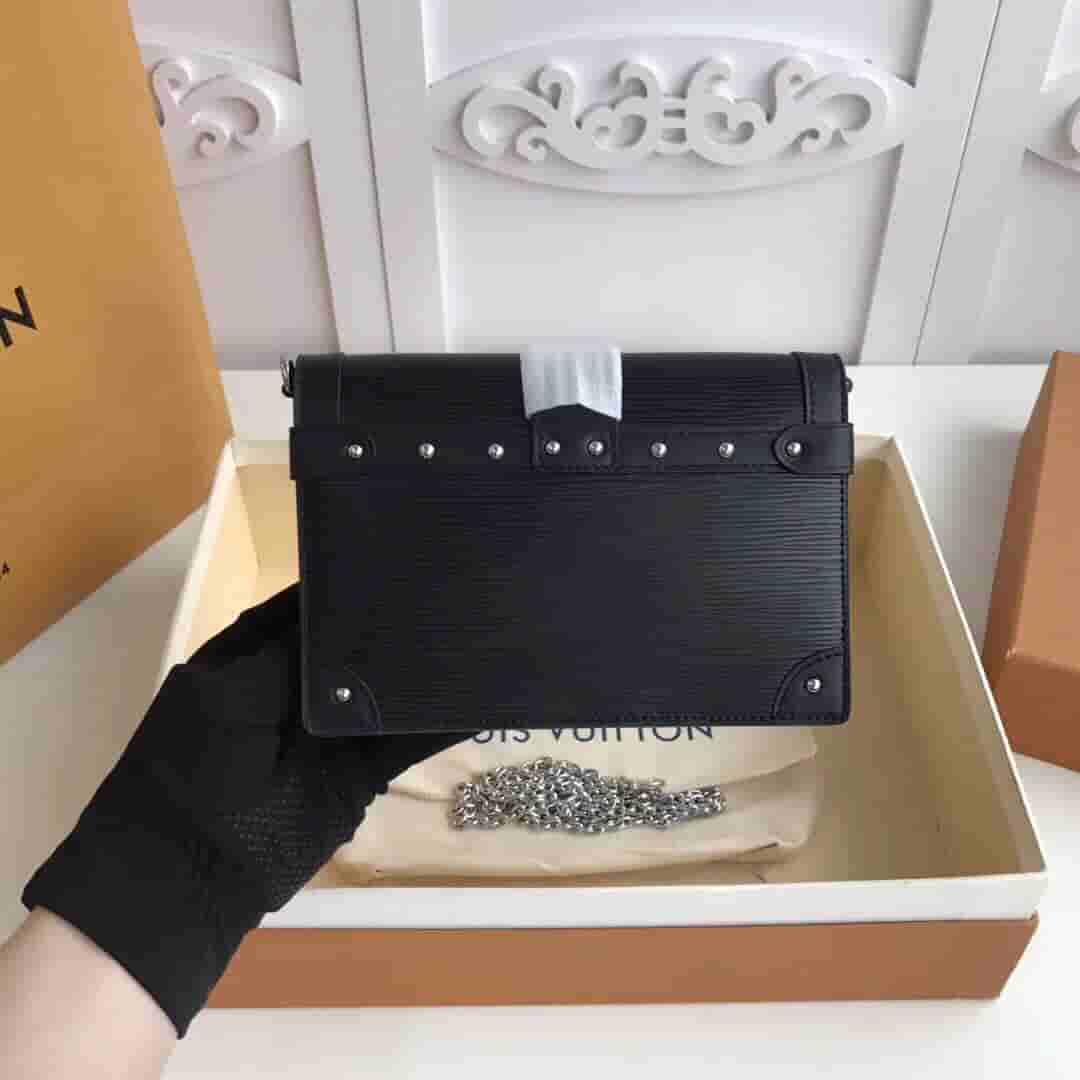 LV M67507 Trunk黑色翻盖单肩链条包