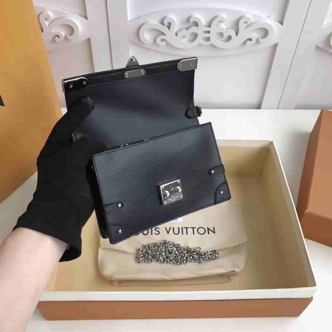 LV M67507 Trunk黑色翻盖单肩链条包