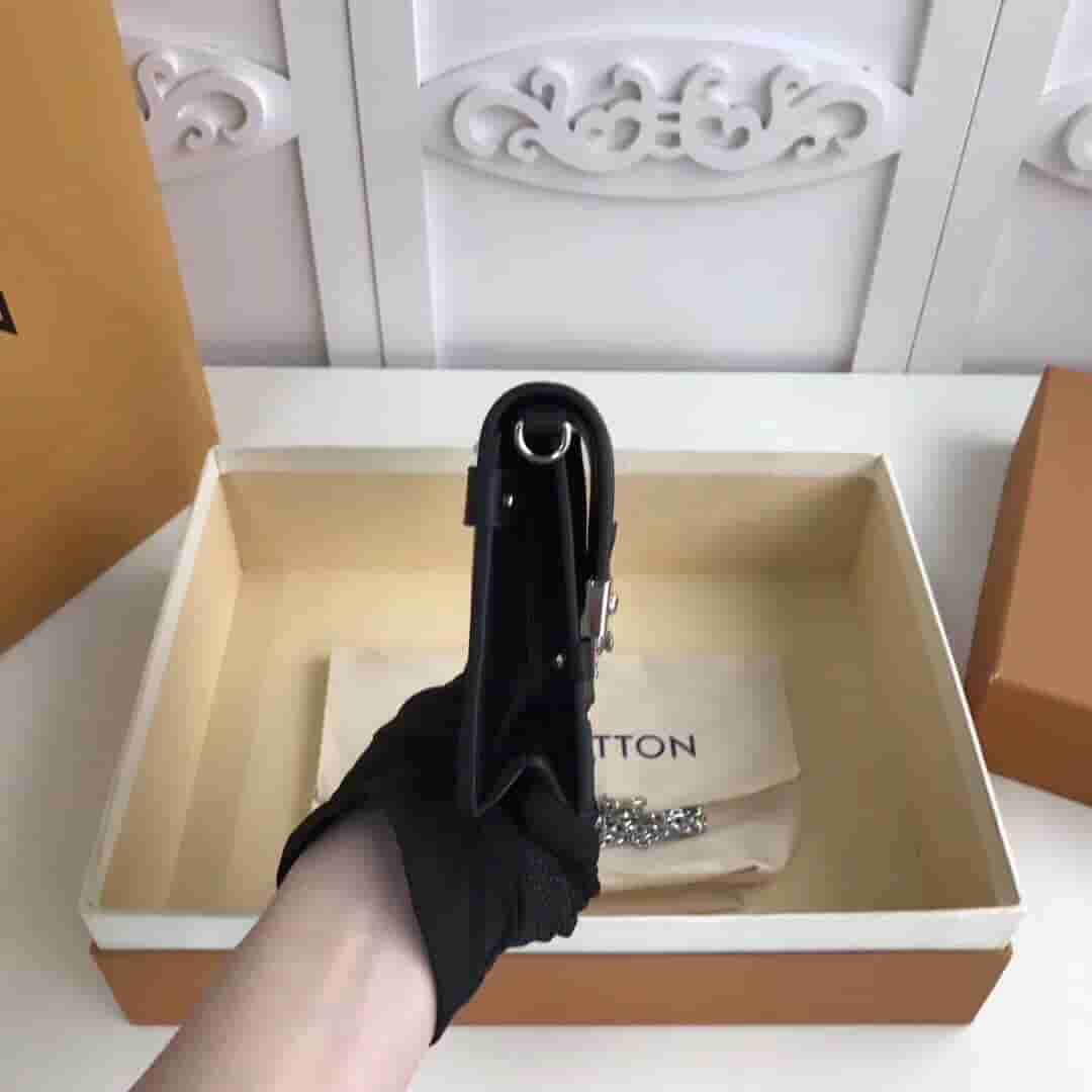 LV M67507 Trunk黑色翻盖单肩链条包