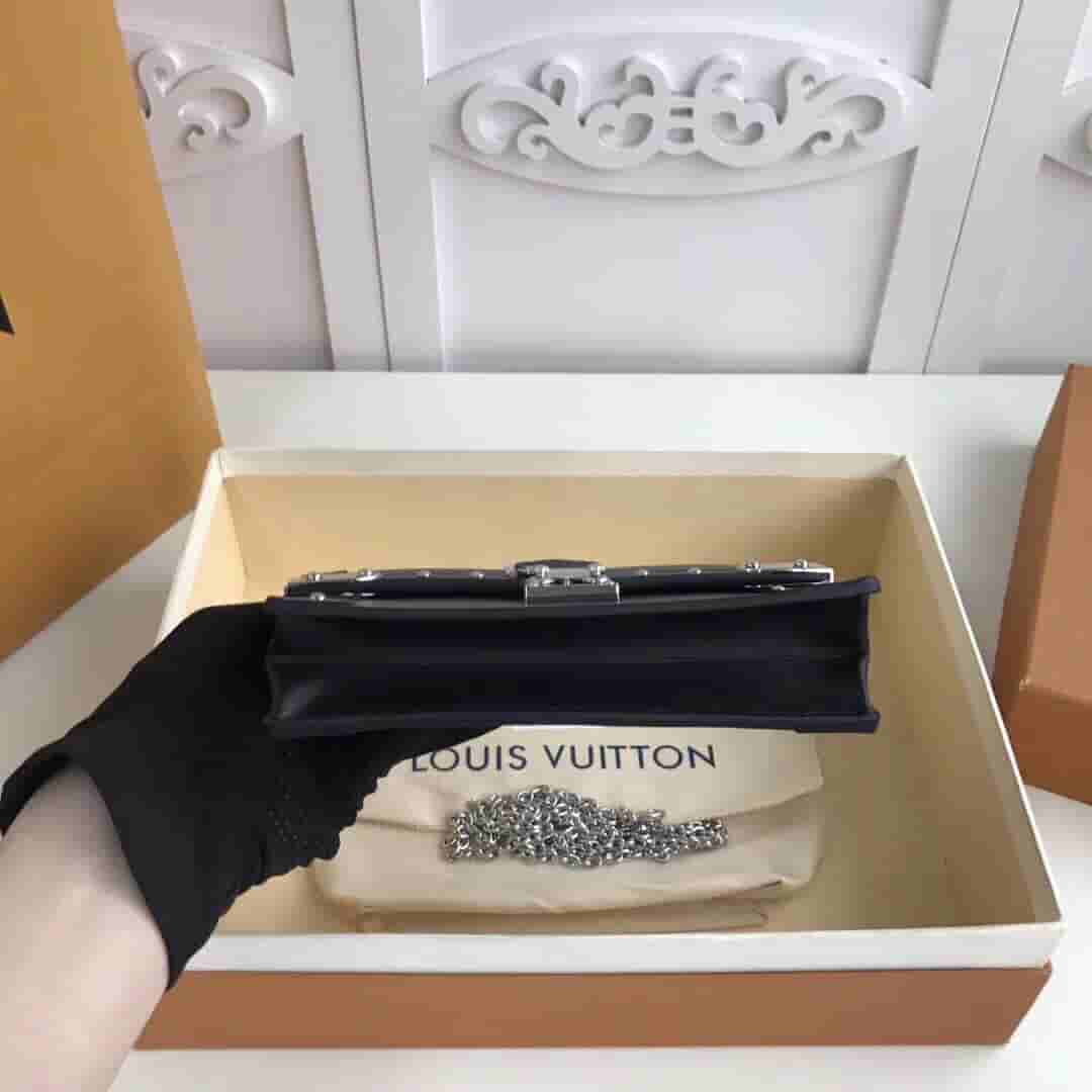 LV M67507 Trunk黑色翻盖单肩链条包