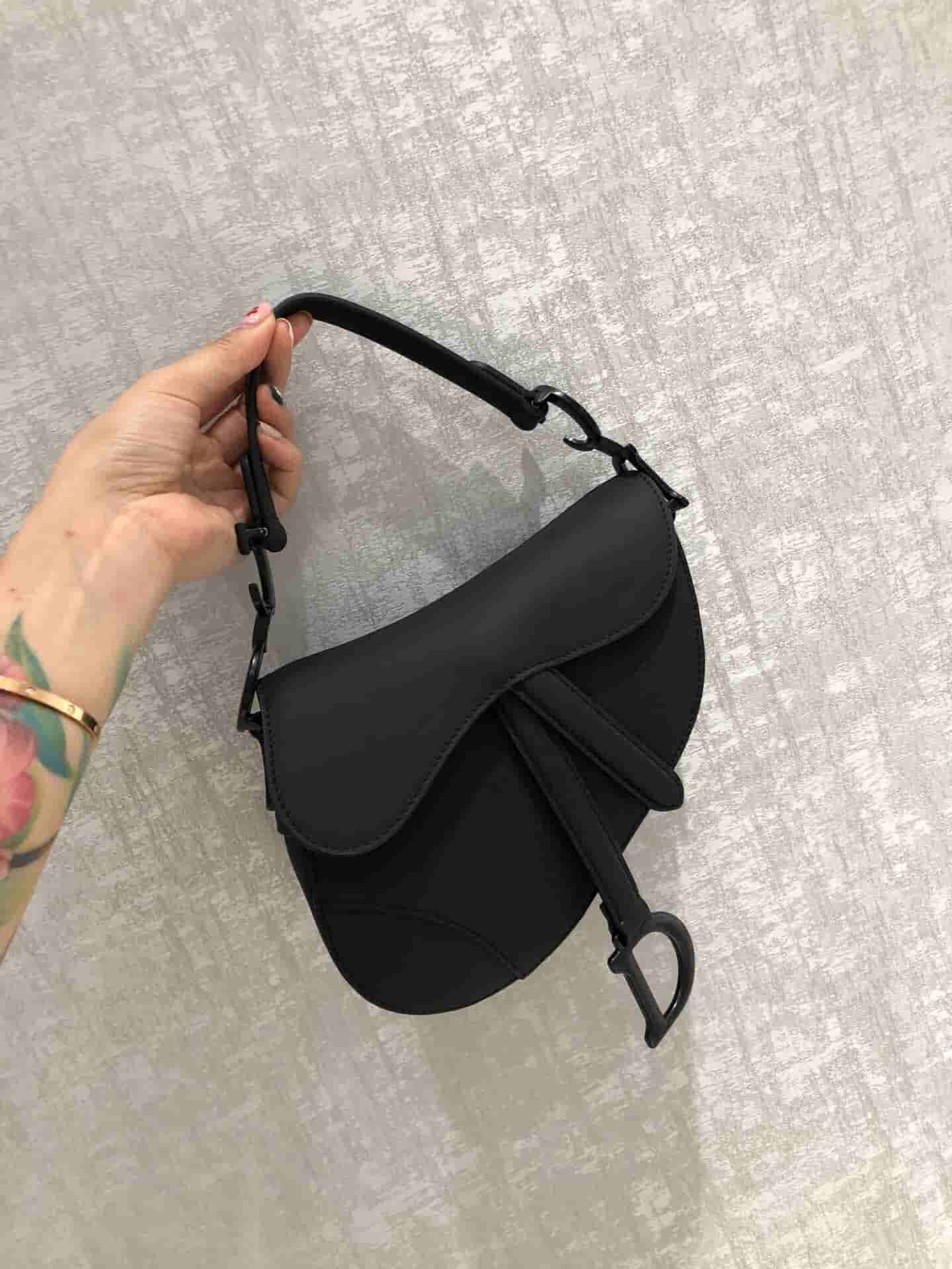 dior迪奥磨砂黑saddlebag马鞍包