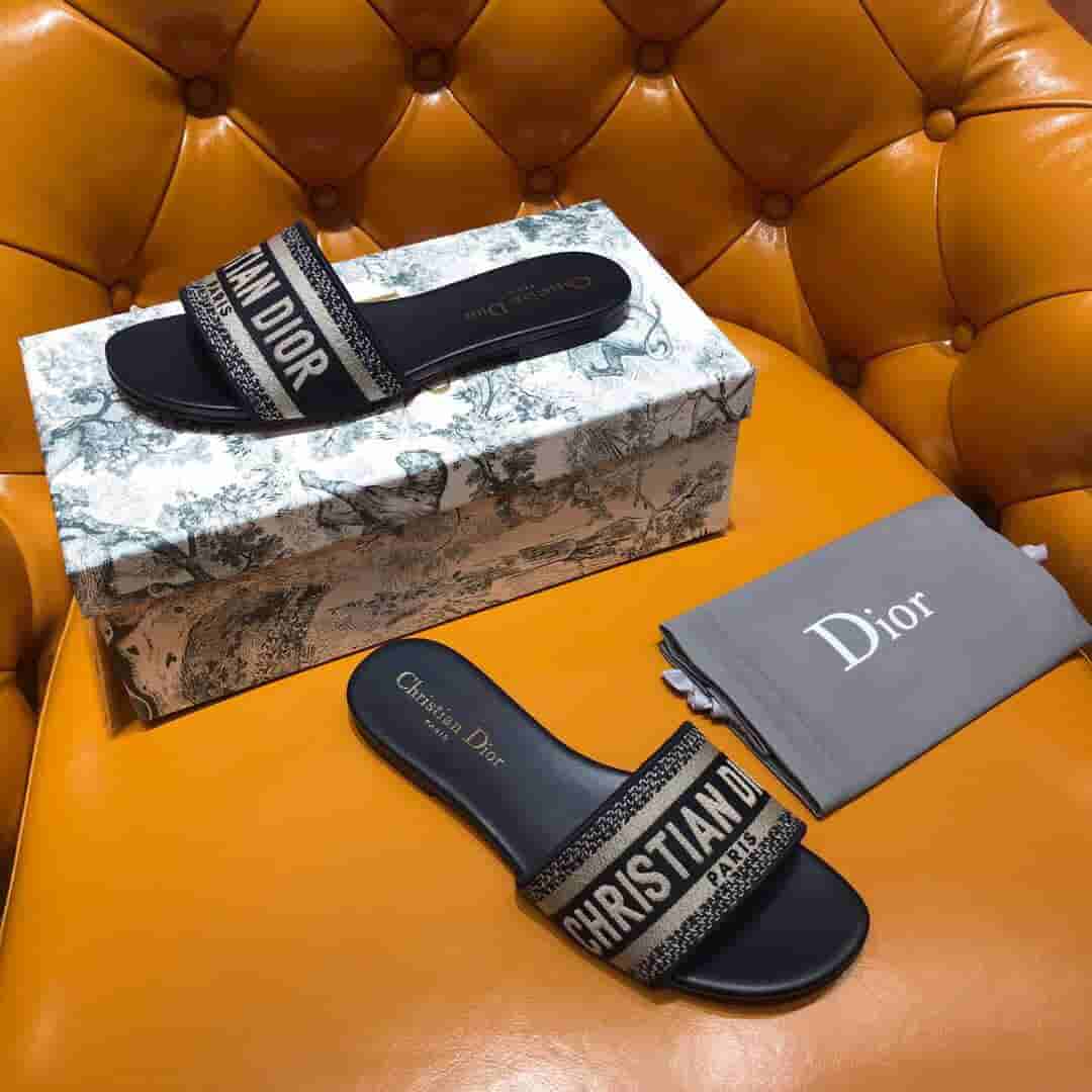 Dior/迪奥 2019新款DWAY刺绣纯棉凉鞋