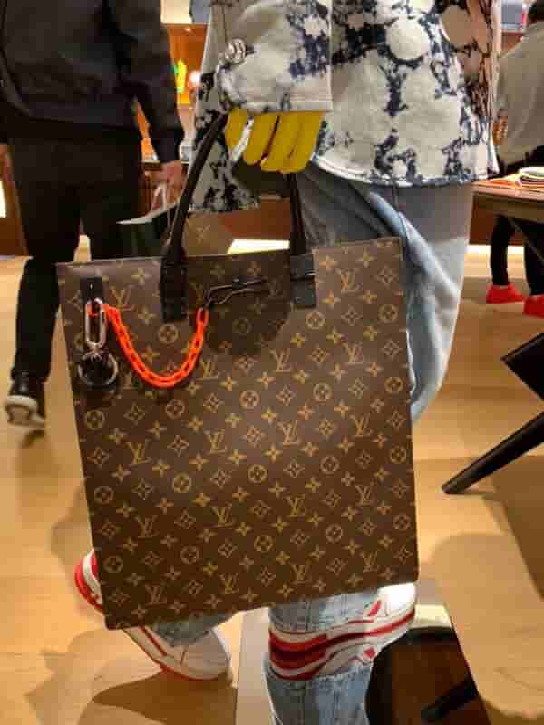 M44475 Louis Vuitton 2019 Monogram Sac Plat