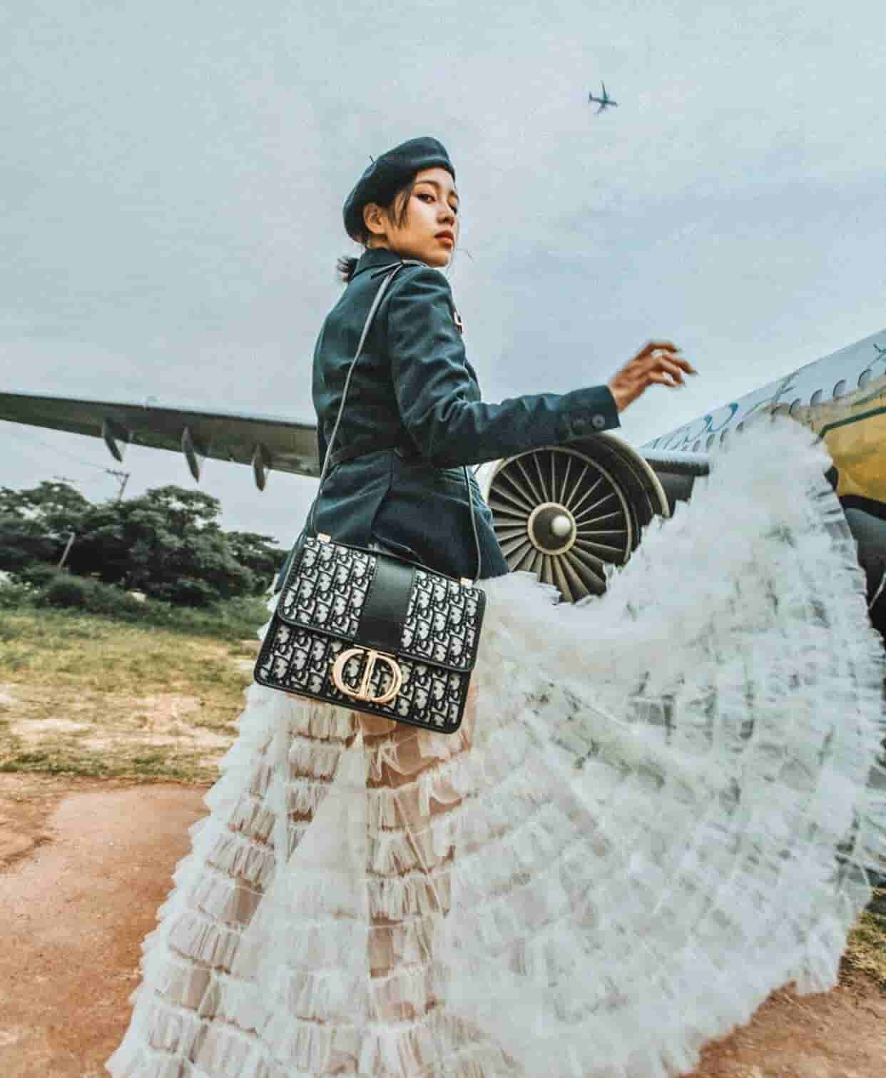 Dior迪奥 19新款30 MontaigneCD扣翻盖邮差包蒙田包单肩包斜跨包