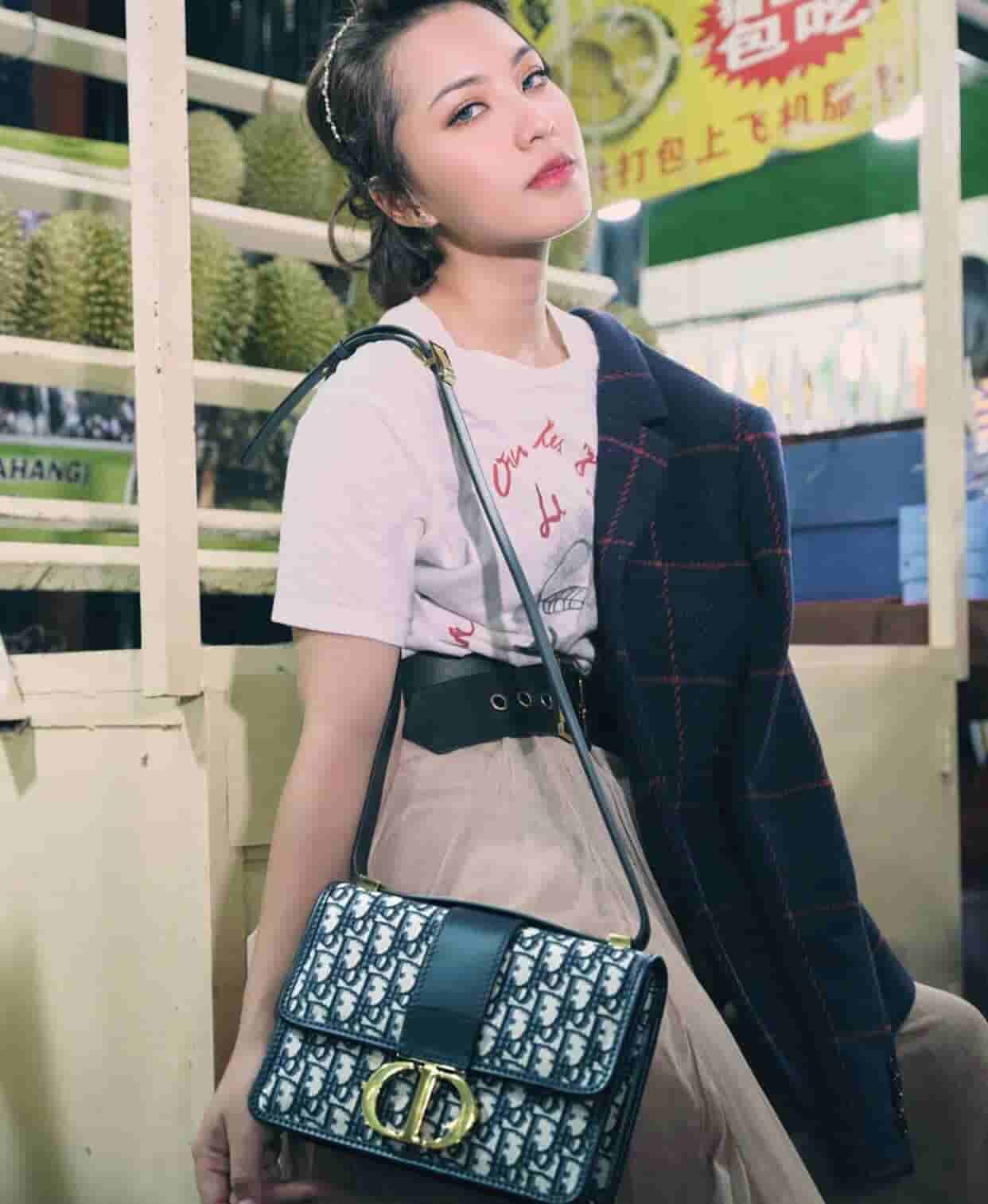 Dior迪奥 19新款30 MontaigneCD扣翻盖邮差包蒙田包单肩包斜跨包