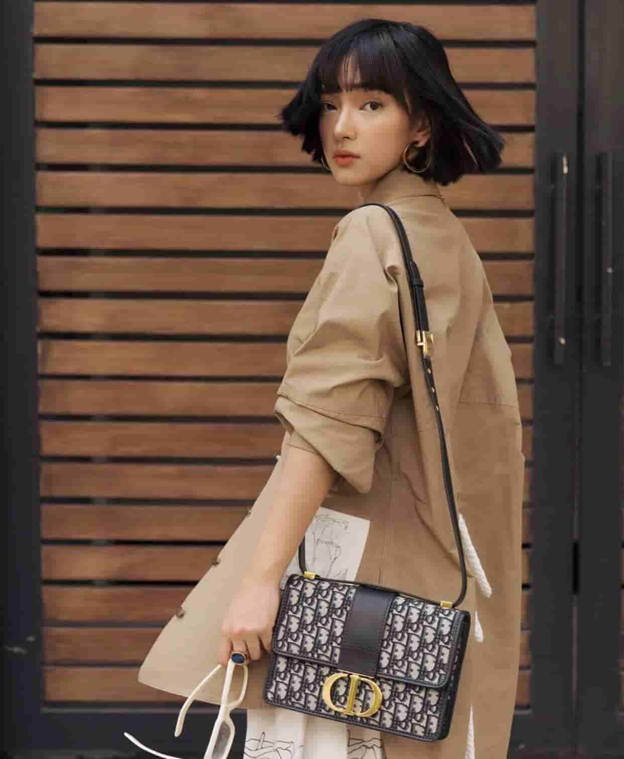 Dior迪奥 19新款30 MontaigneCD扣翻盖邮差包蒙田包单肩包斜跨包