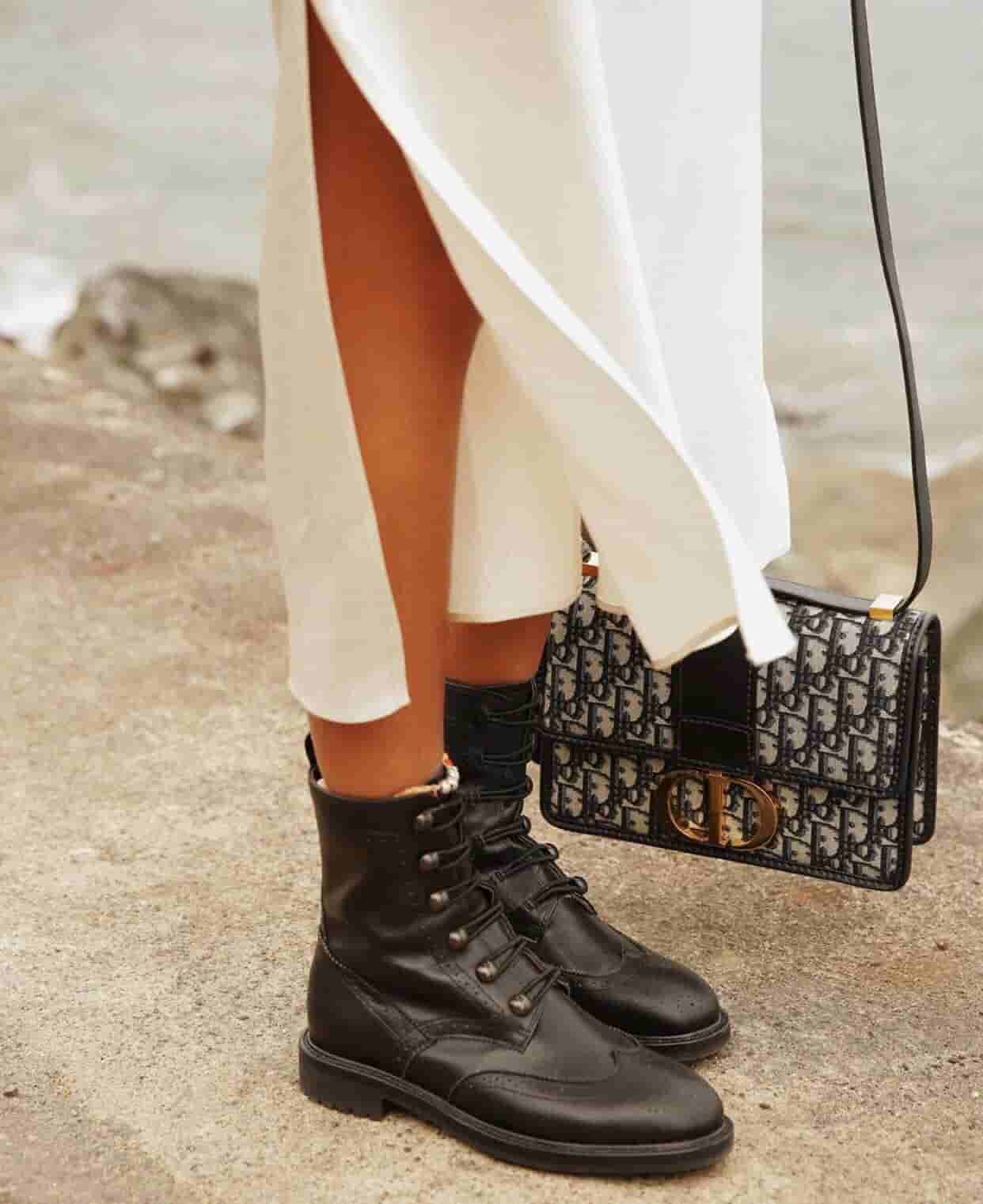 Dior迪奥 19新款30 MontaigneCD扣翻盖邮差包蒙田包单肩包斜跨包