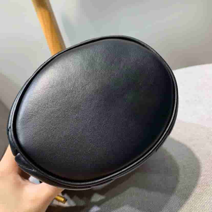 Gucci/古驰 GG Marmont 系列迷你水桶包 575163