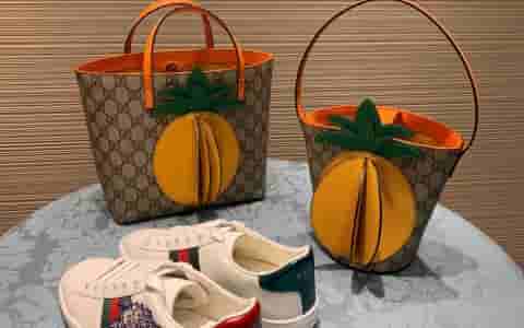 Gucci Children's GG bucket bag with pineapple 580850