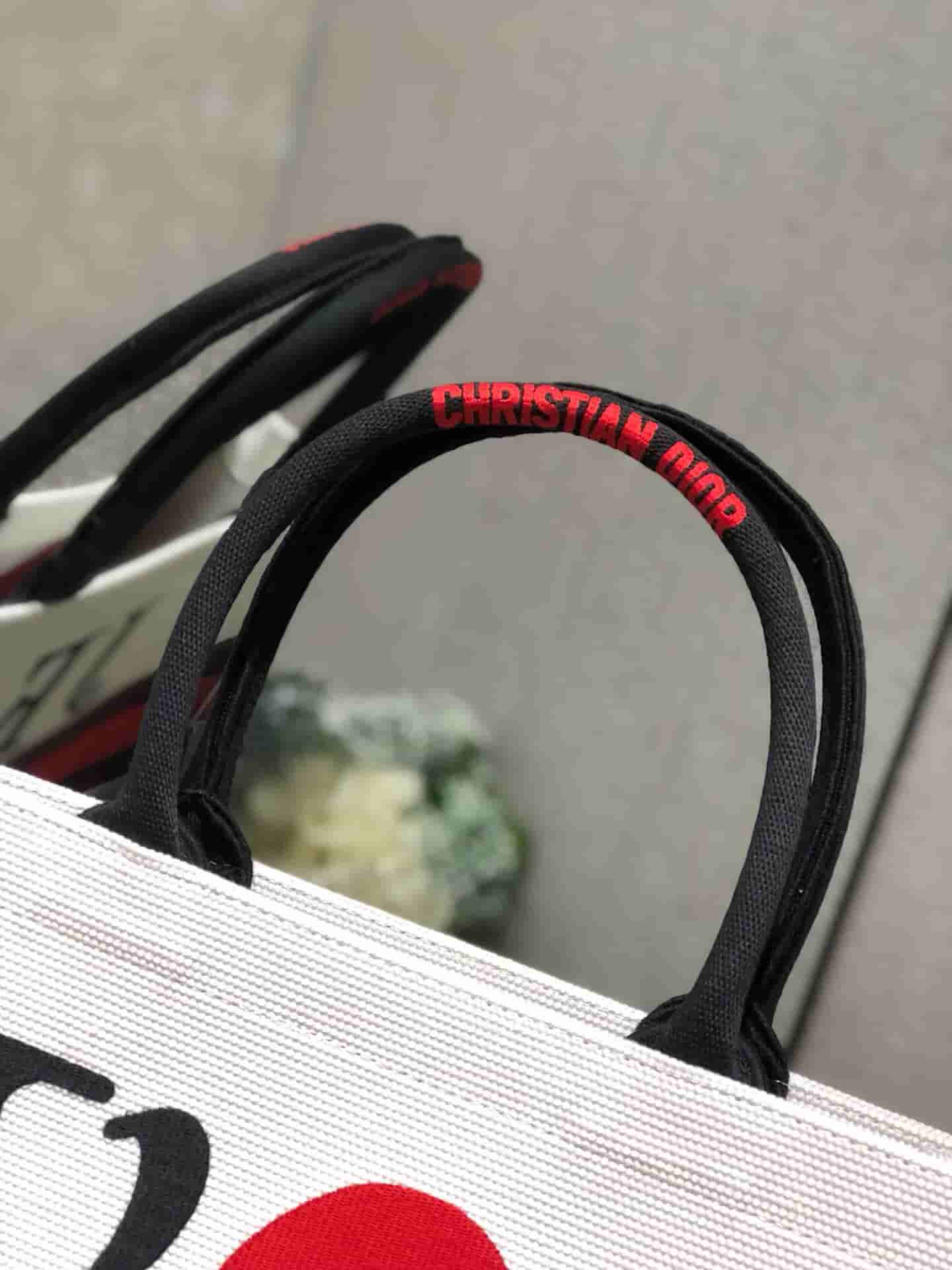 Dior/迪奥 七夕限定BOOK TOTE白色JE T’AIME图案手提购物袋