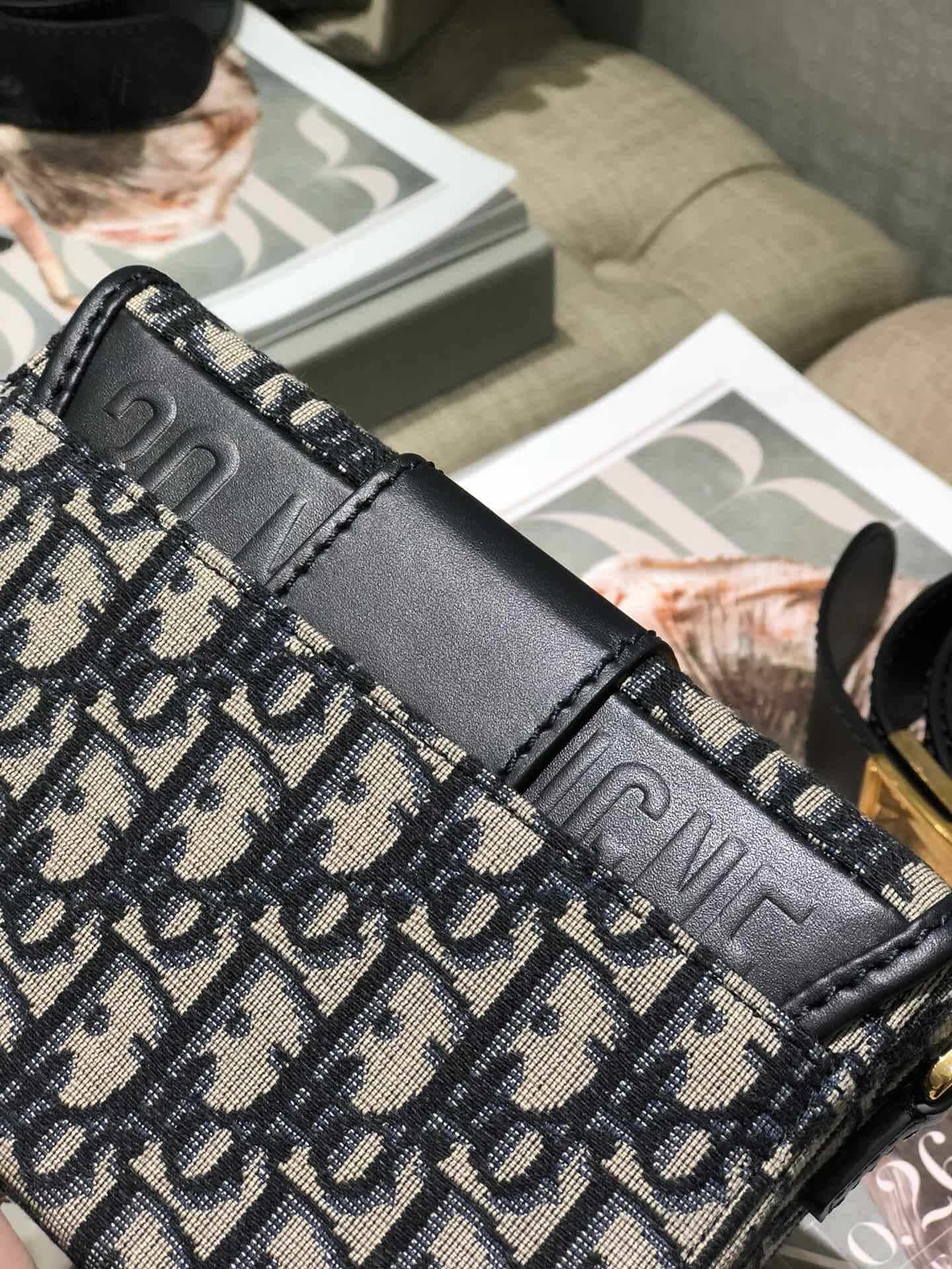 Dior/迪奥 30 MONTAIGNE提花帆布BOX款手袋 M9204UTZQ_M928