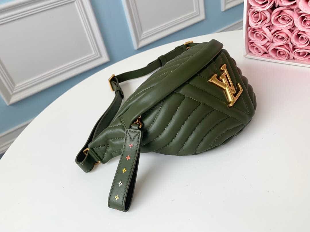 LV M55528 NEW WAVE BUMBAG 腰包