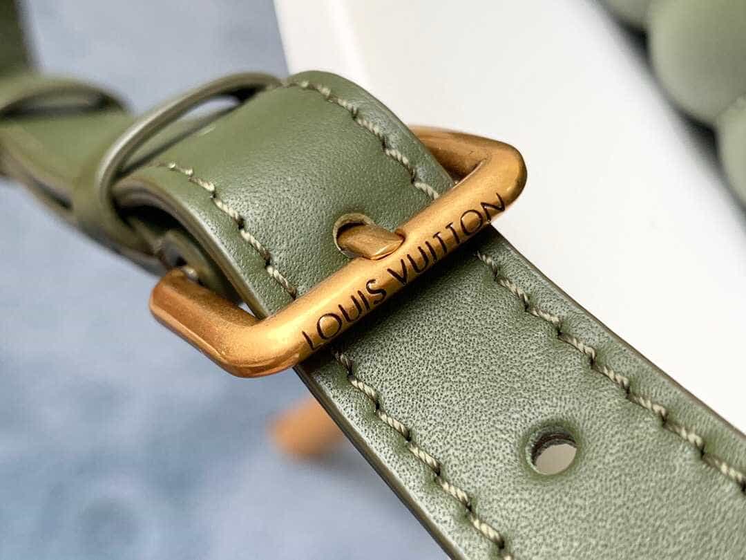 LV M55528 NEW WAVE BUMBAG 腰包