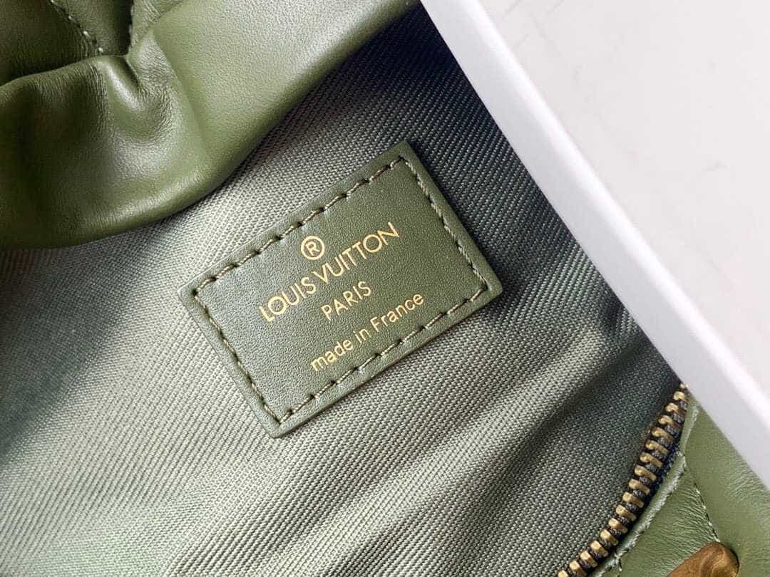 LV M55528 NEW WAVE BUMBAG 腰包