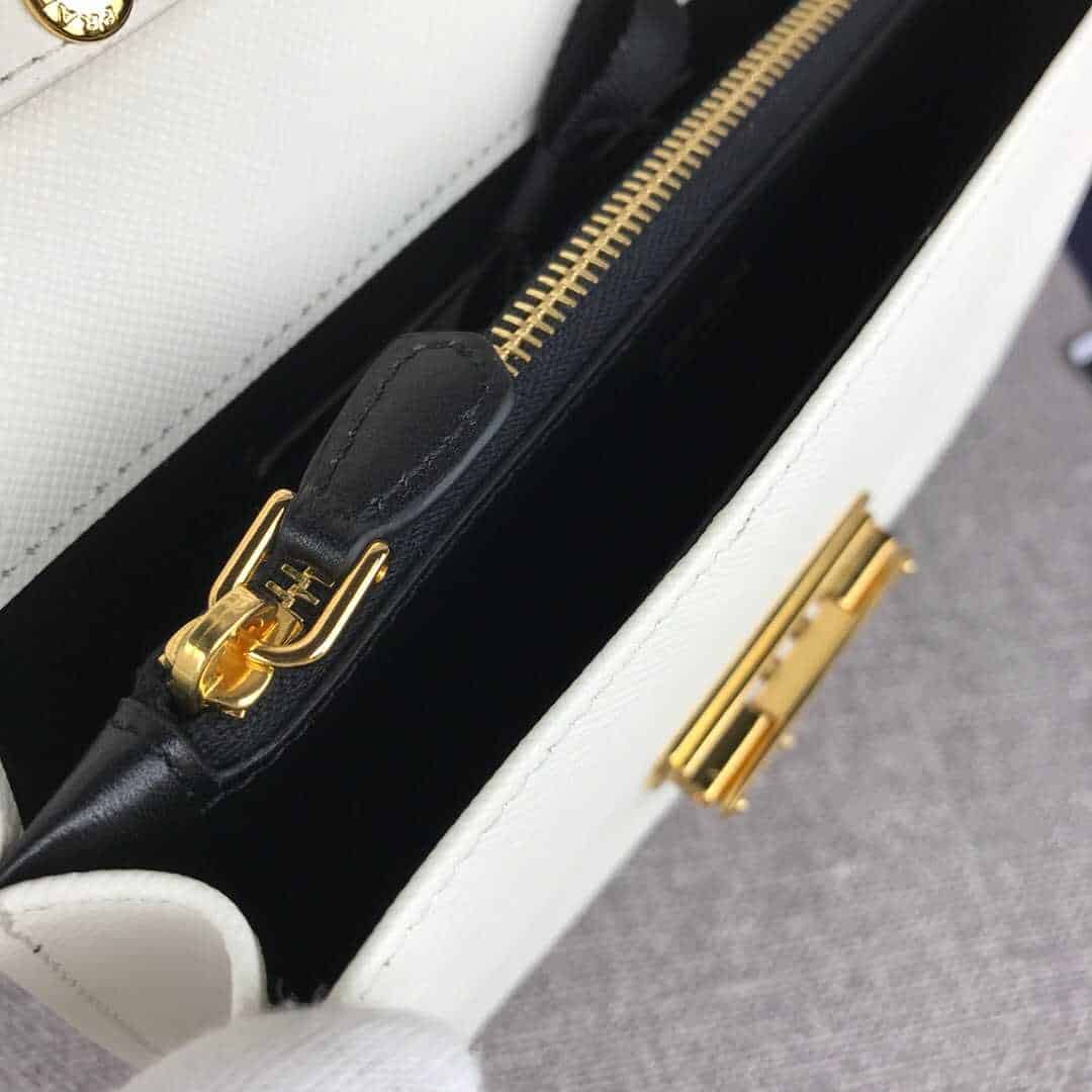 Prada/普拉达 Saffiano 皮革单肩包 1BP006
