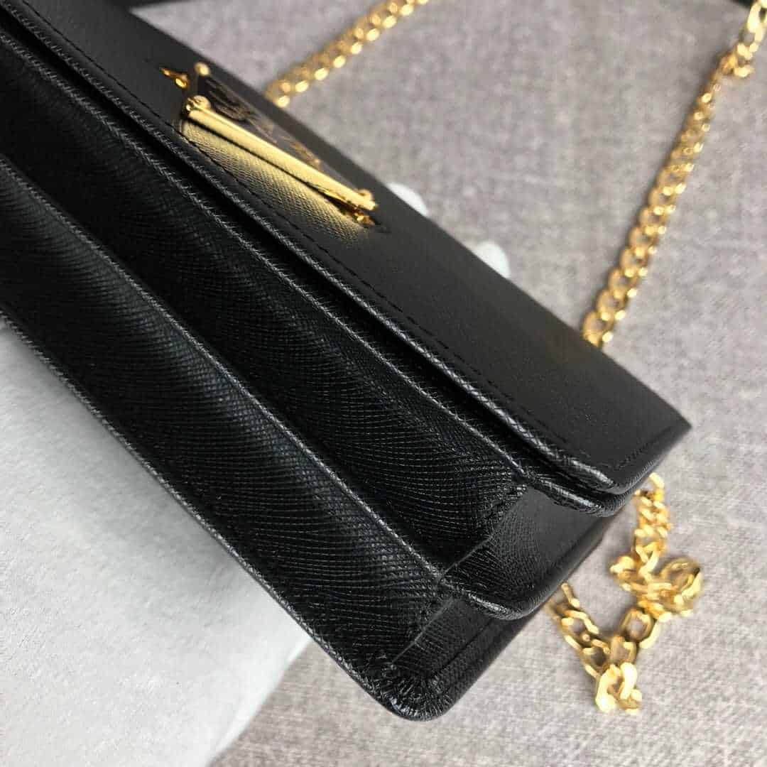Prada/普拉达 Saffiano 皮革单肩包 1BP006