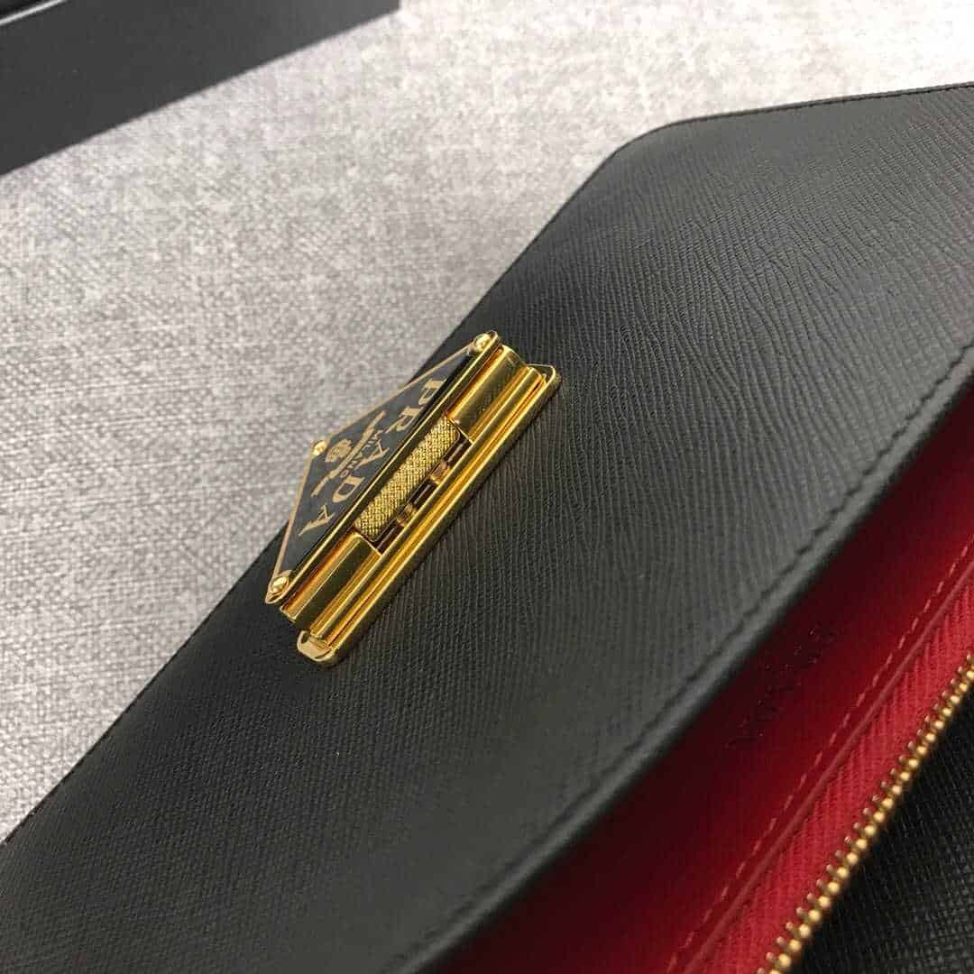 Prada/普拉达 Saffiano 皮革单肩包 1BP006