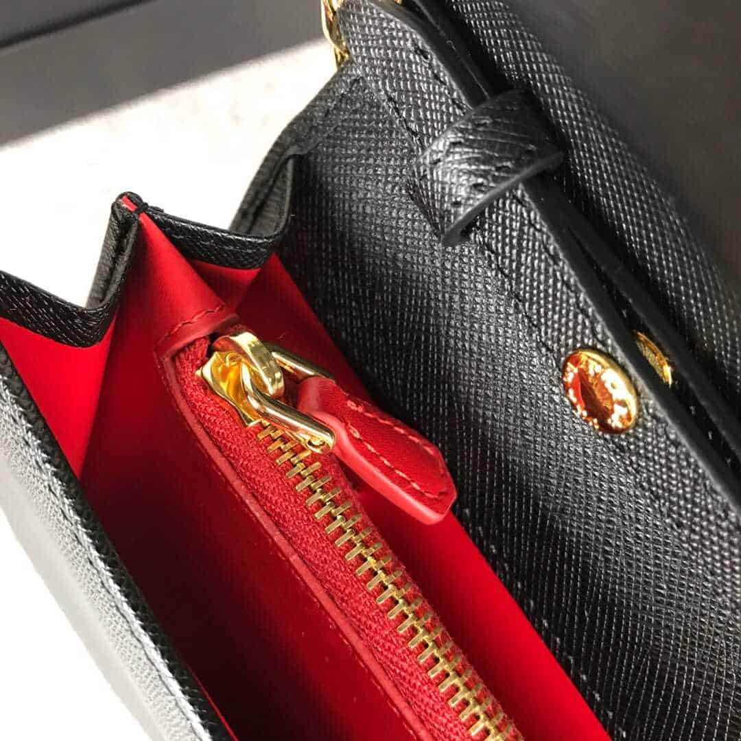Prada/普拉达 Saffiano 皮革单肩包 1BP006
