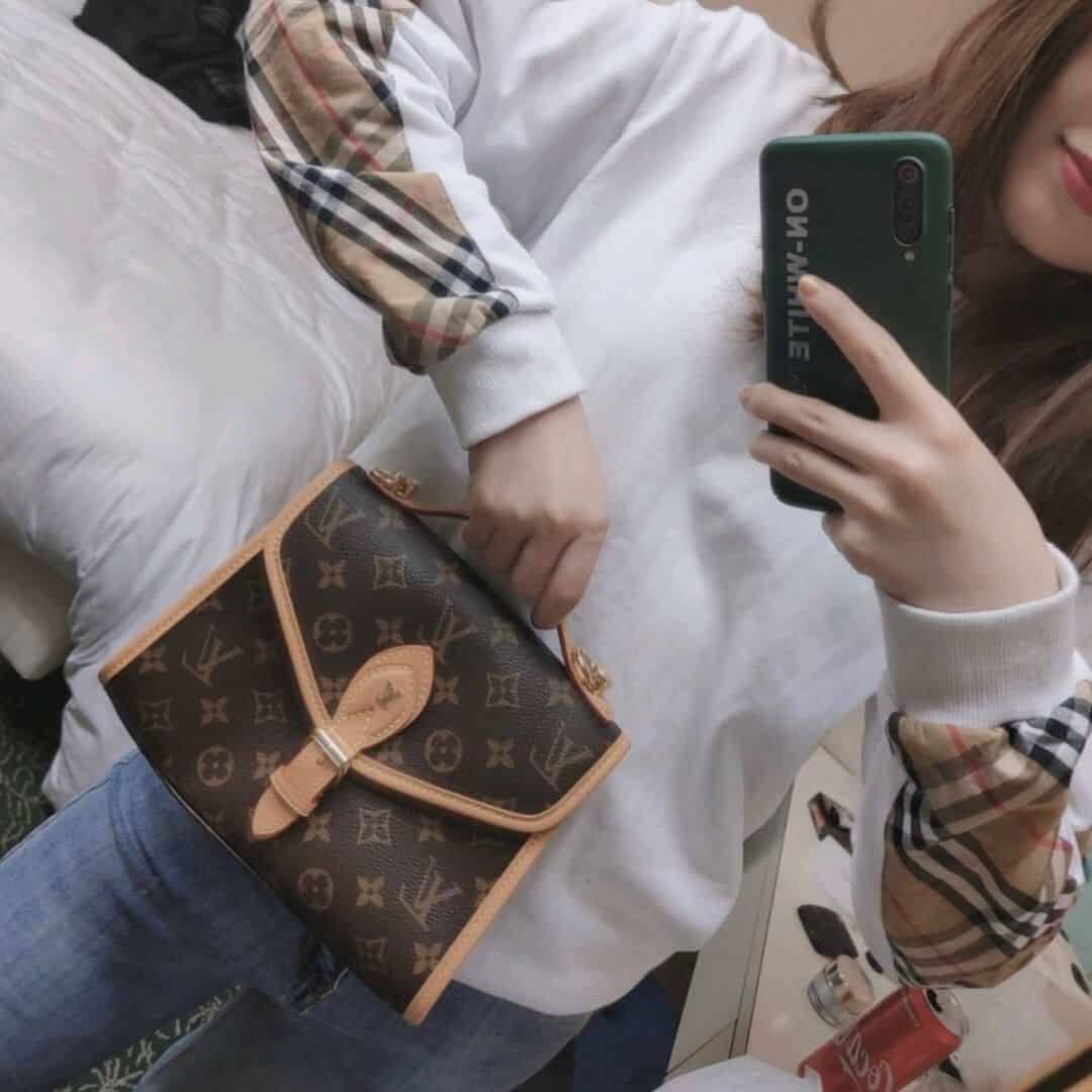 LV M44919 Ivy 手袋 复古邮差包单肩斜挎手提包