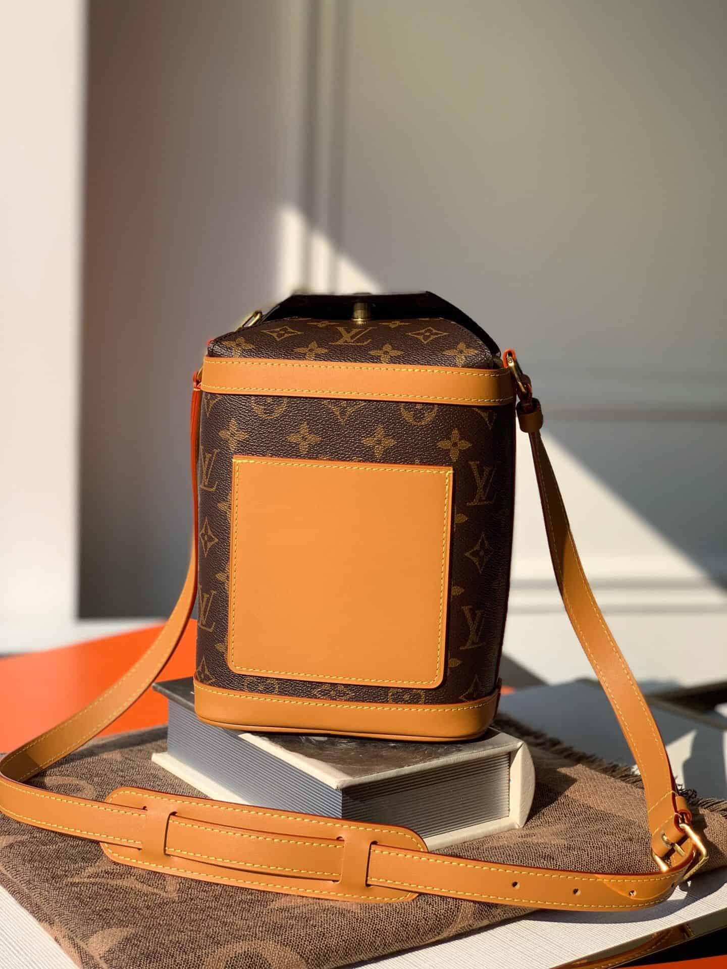 LV M44877 Milk Box手袋 复古链条水桶斜挎包