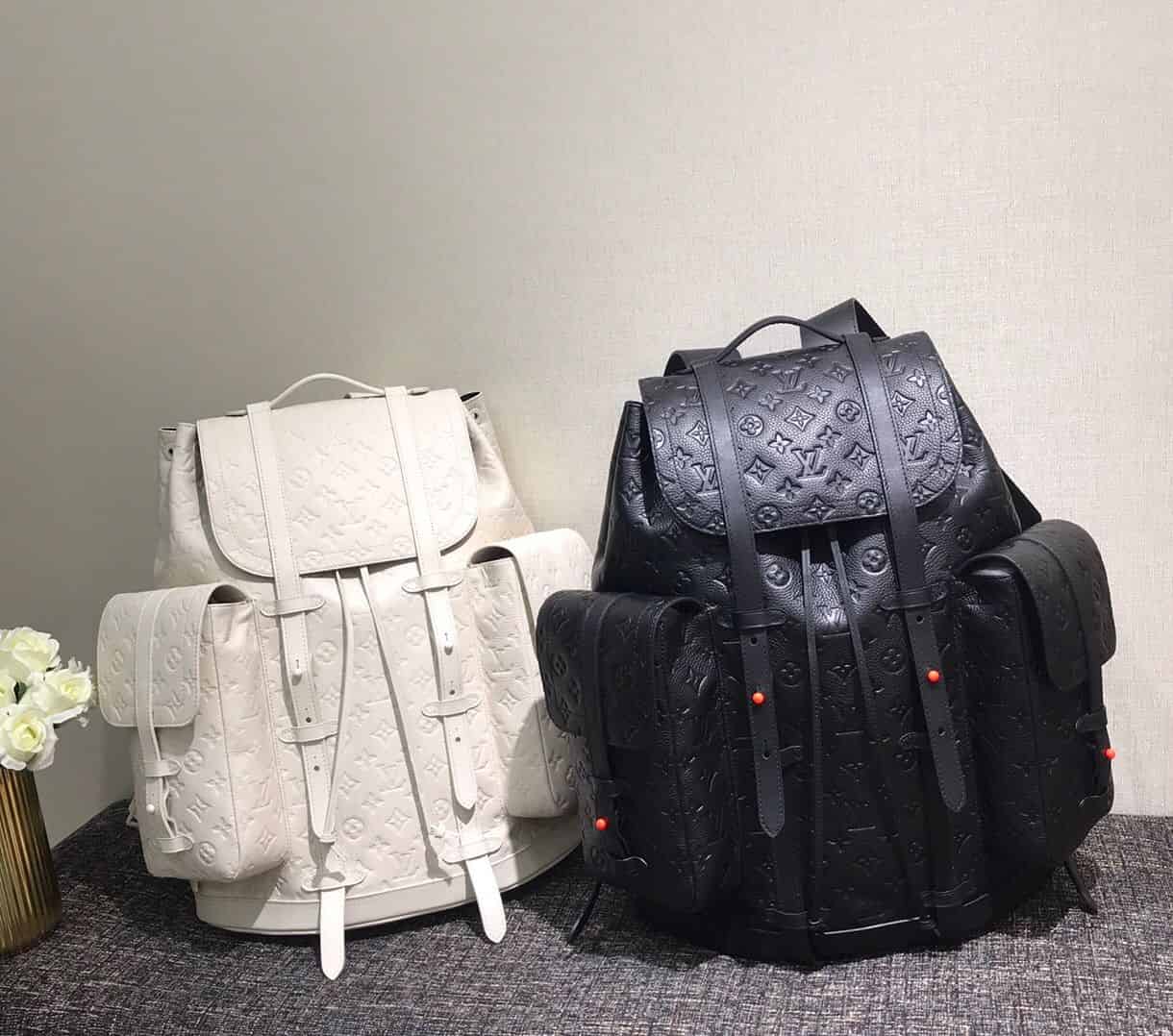 LV M53285 黑色Taurillon皮革Christopher大号双肩包