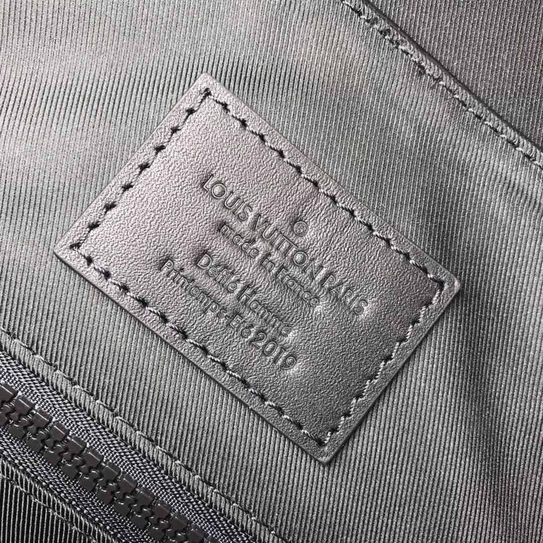 LV M53285 黑色Taurillon皮革Christopher大号双肩包