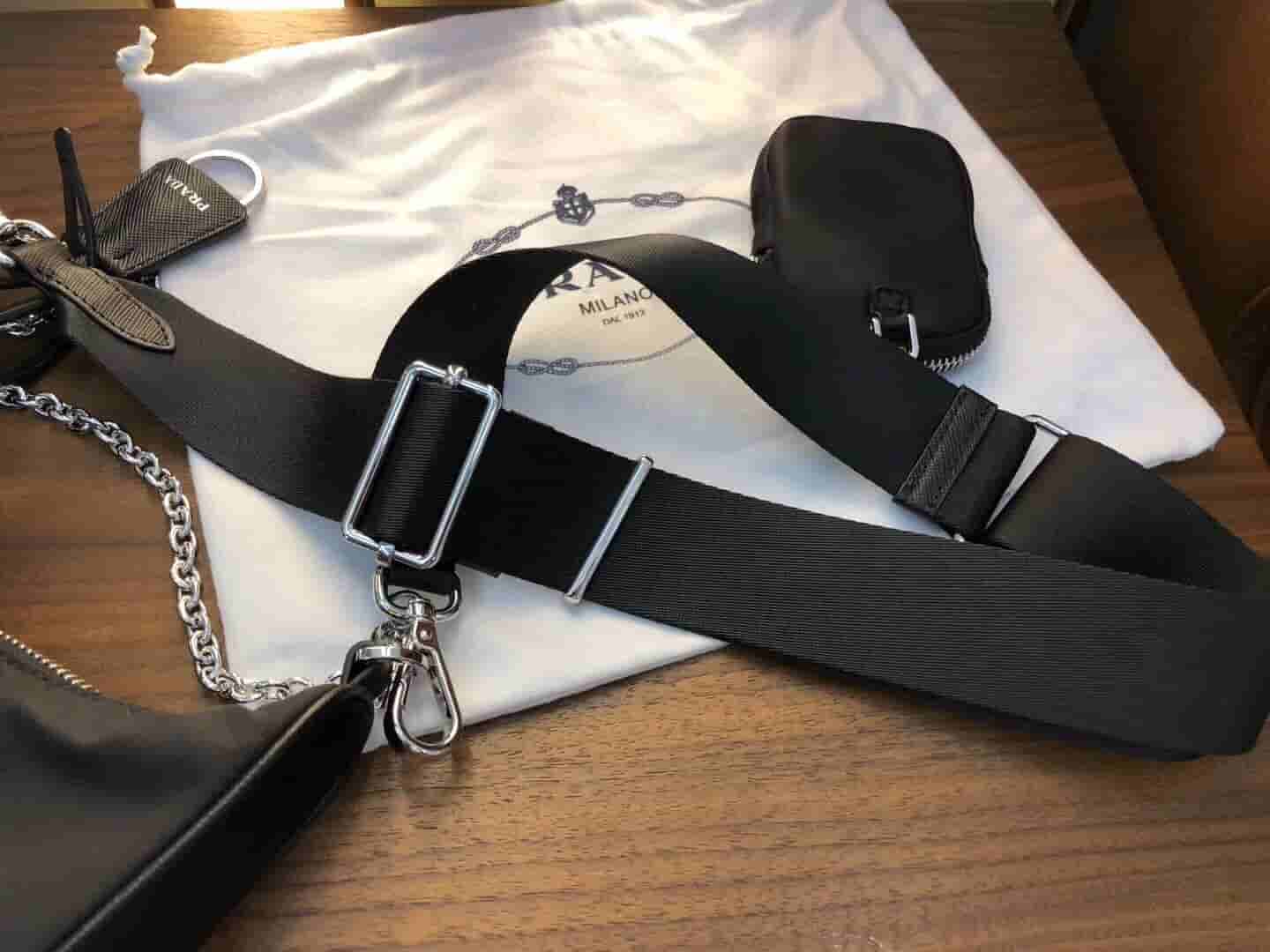 Prada/普拉达 新款HOBO 三合一链条包 尼龙腋下包半月包