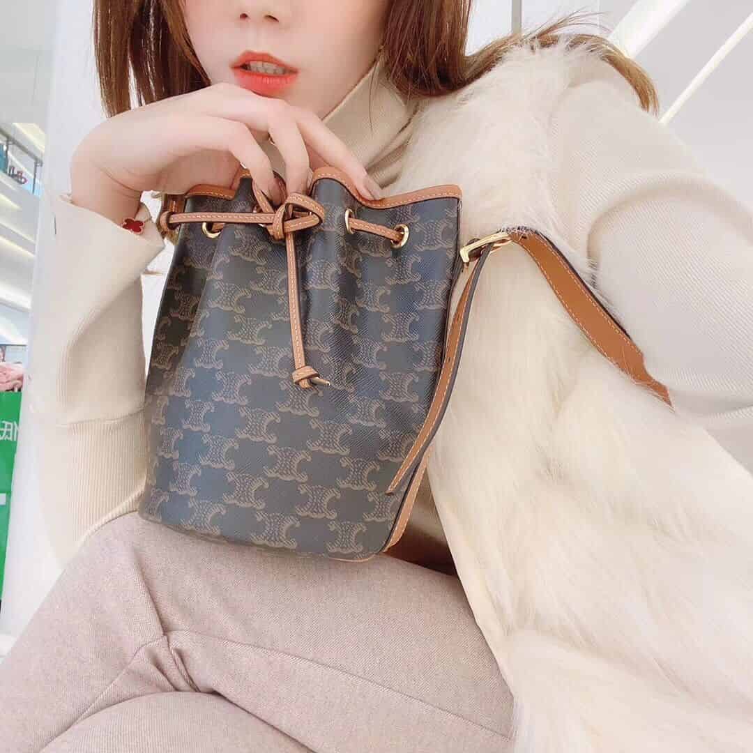 Celine/赛琳 TRIOMPHE帆布小号抽绳包水桶包 191142