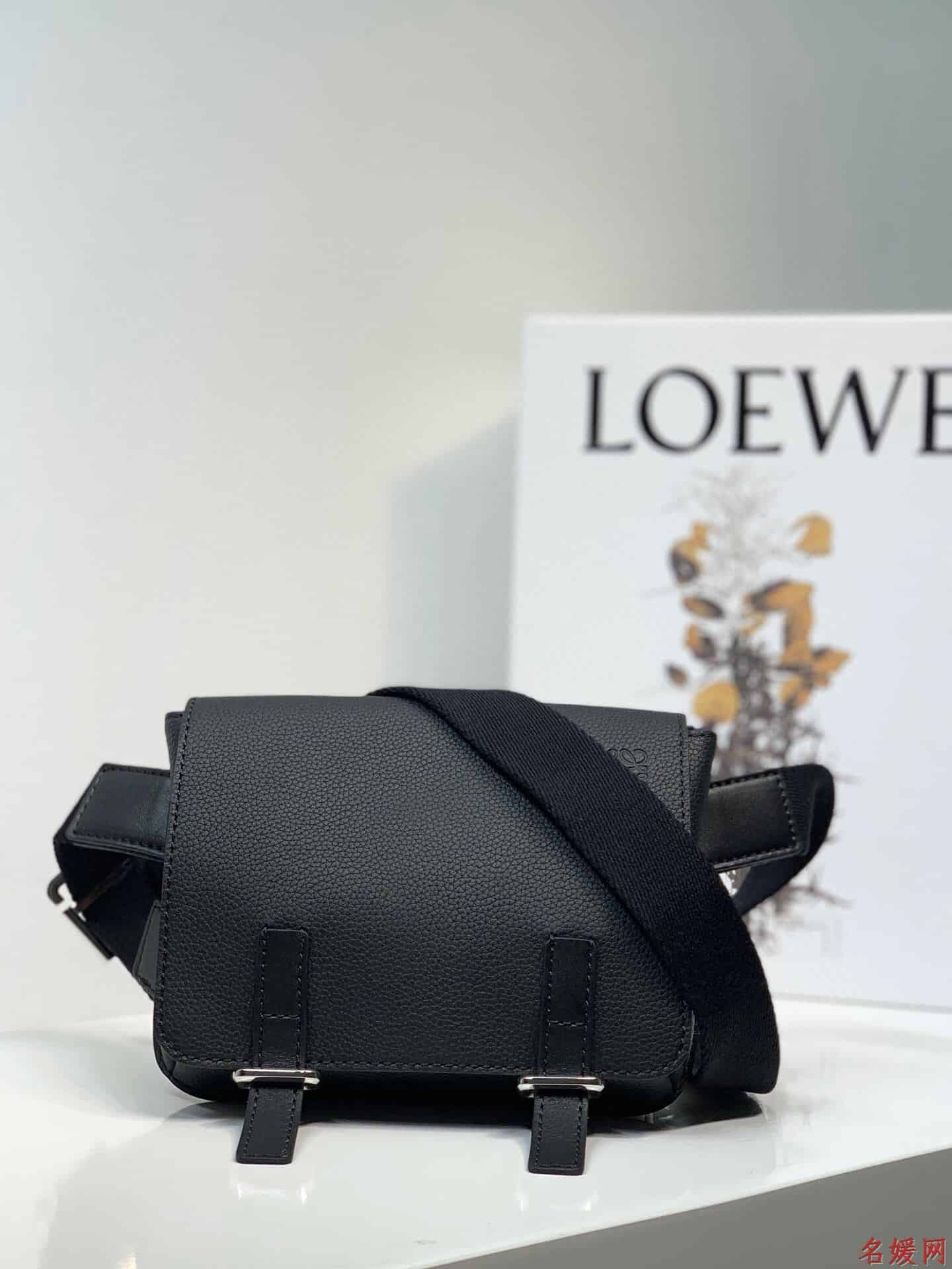 Loewe/罗意威 2020年新款军风腰包Military Bumbag 317.12AB23