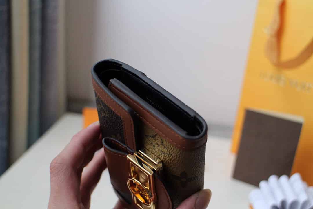 LV M68725 Dauphine达芙妮翻盖短款钱夹钱包