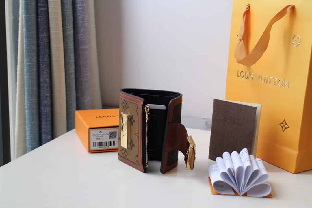 LV M68725 Dauphine达芙妮翻盖短款钱夹钱包