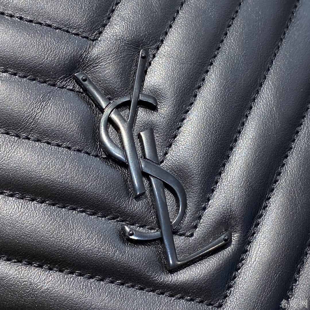 YSL/圣罗兰 VINYLE V形纹绗缝光滑皮革圆形相机包 610436