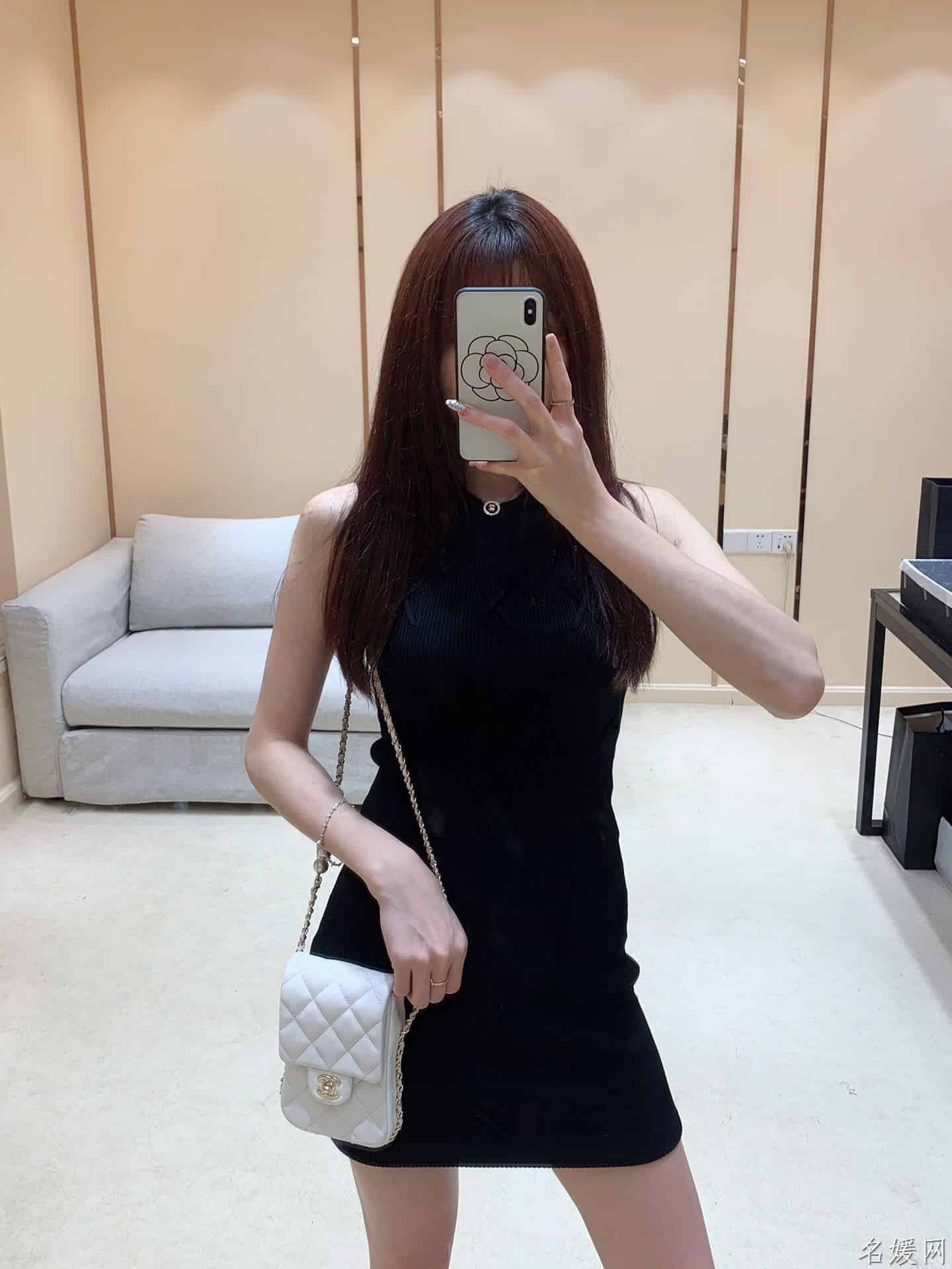 Chanel/香奈儿 2020新款珍珠字母手机包 AS1624