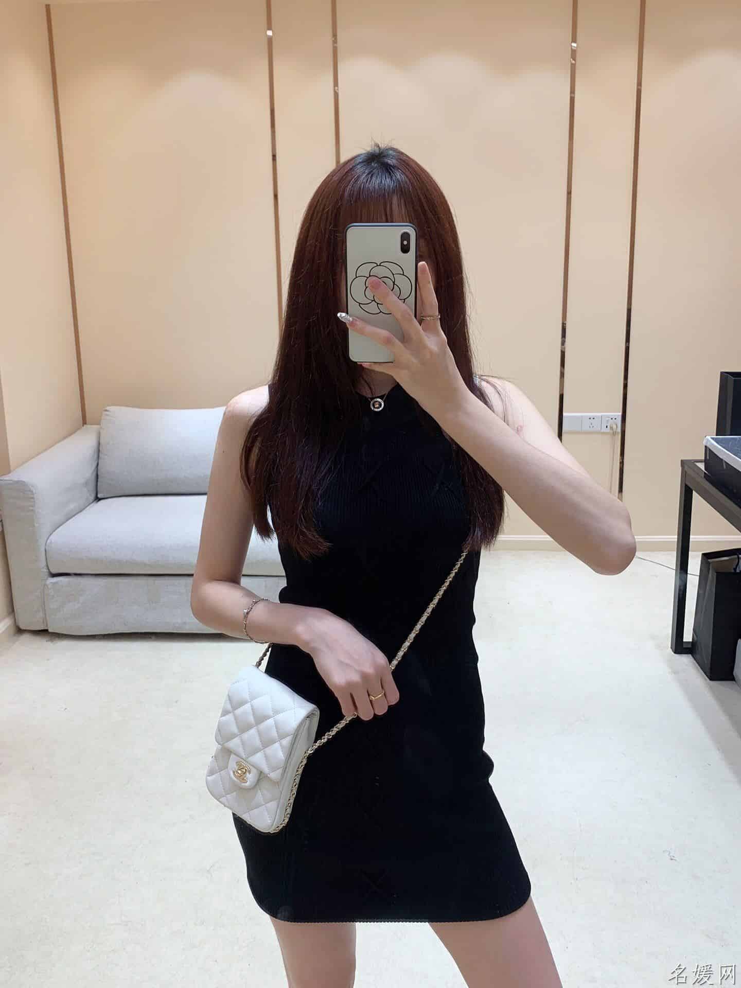 Chanel/香奈儿 2020新款珍珠字母手机包 AS1624