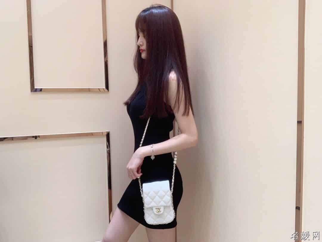 Chanel/香奈儿 2020新款珍珠字母手机包 AS1624