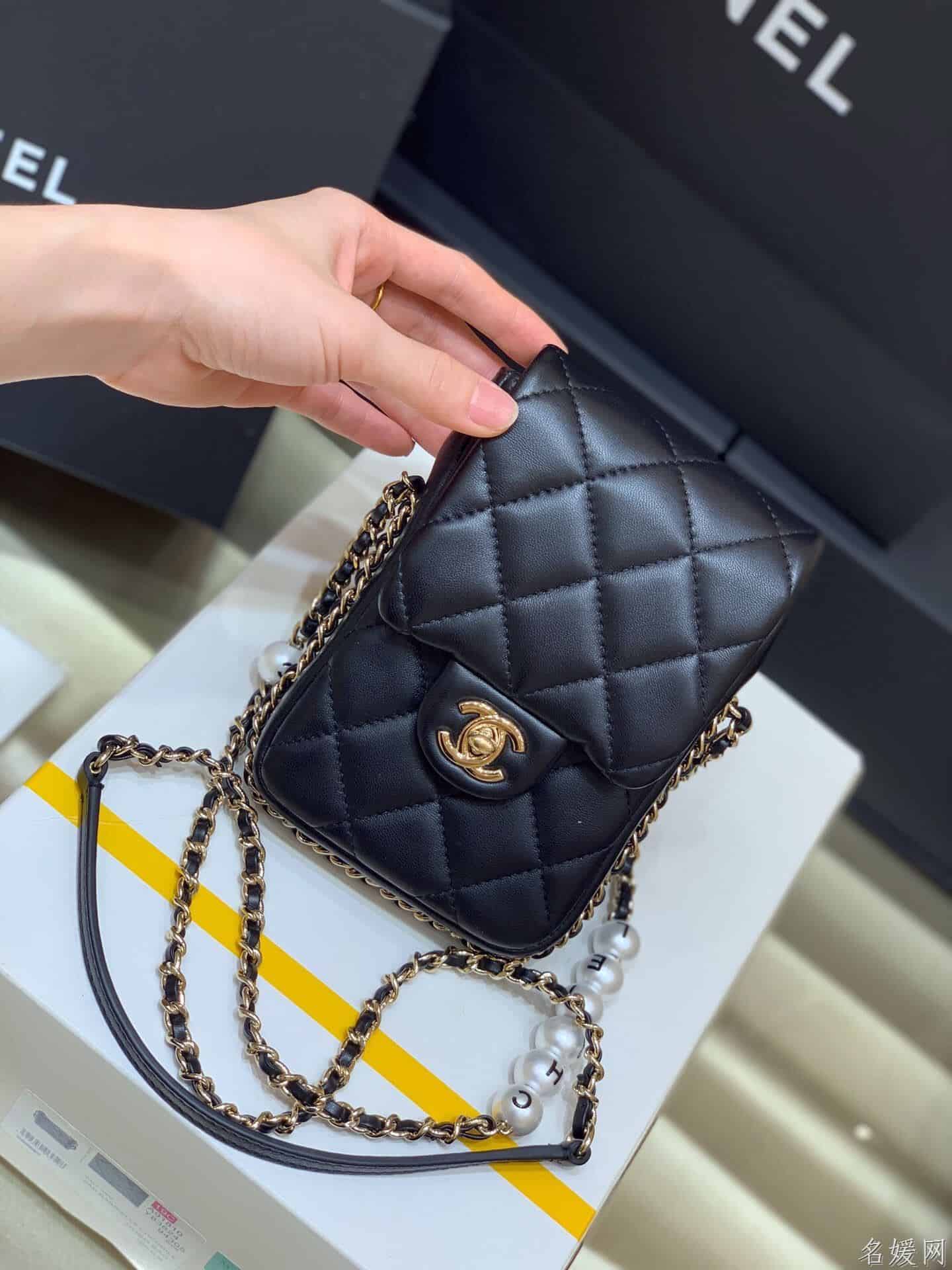 Chanel/香奈儿 2020新款珍珠字母手机包 AS1624