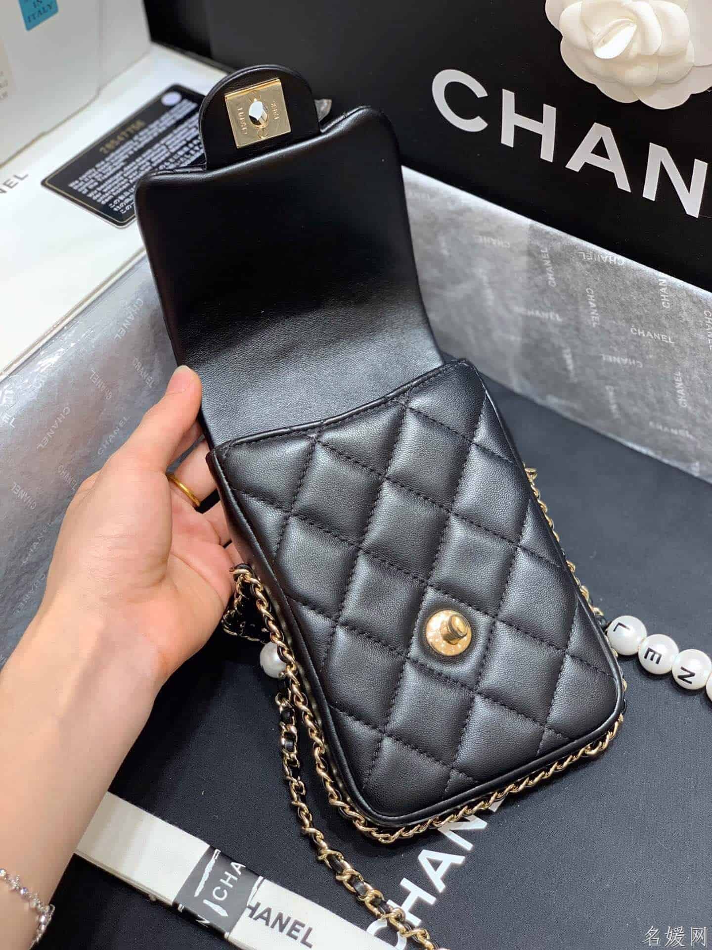 Chanel/香奈儿 2020新款珍珠字母手机包 AS1624