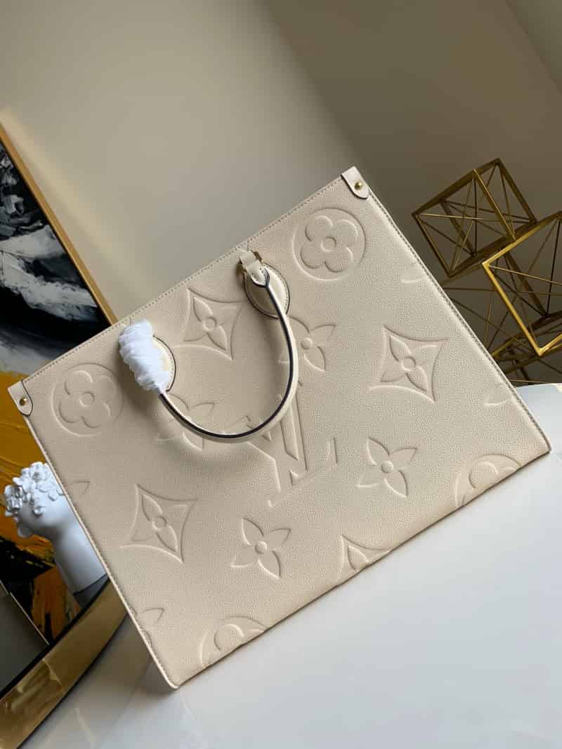 LV M45081 压纹软粒面牛皮Onthego托特包