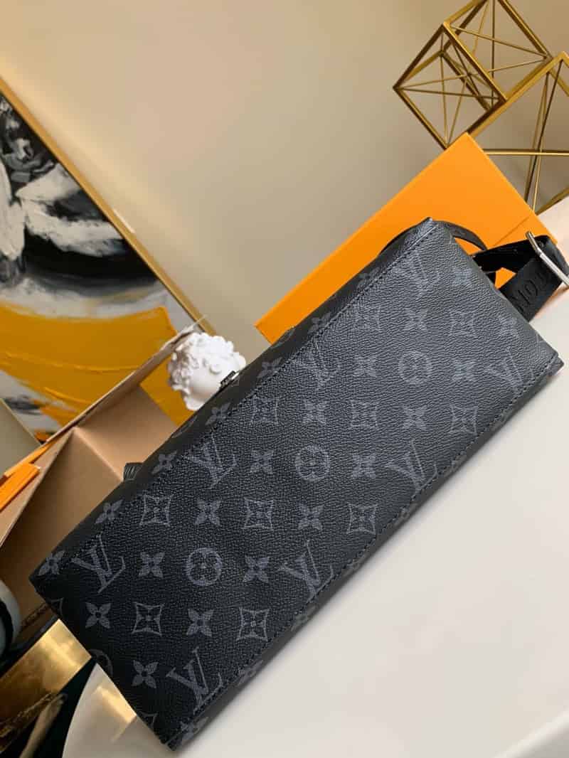 LV M45216 Besace Zippée 中号斜挎邮差包