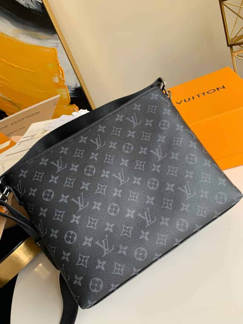 LV M45216 Besace Zippée 中号斜挎邮差包